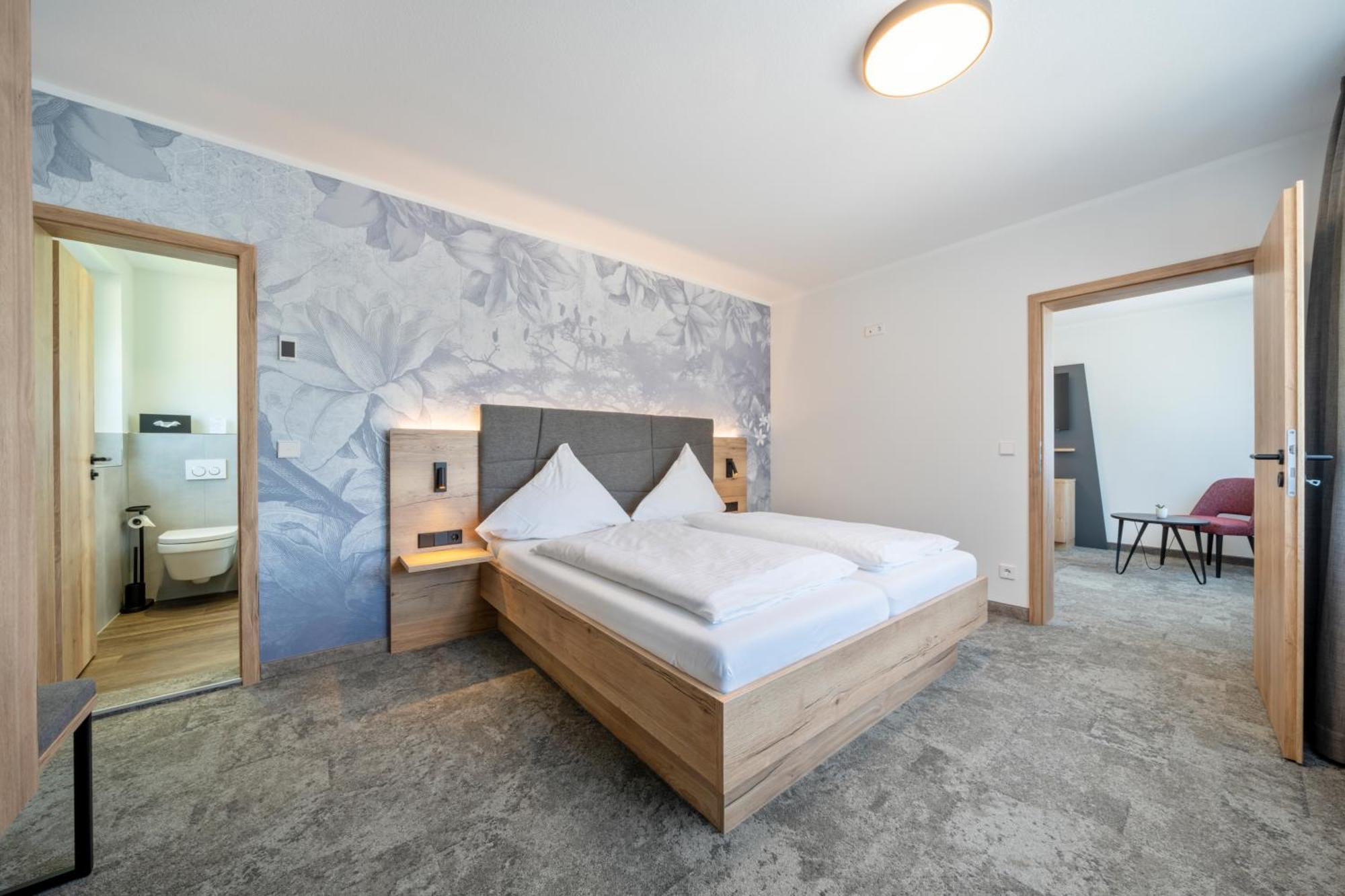 Koepfers Steinbuck Hotel Bischoffingen Exterior photo